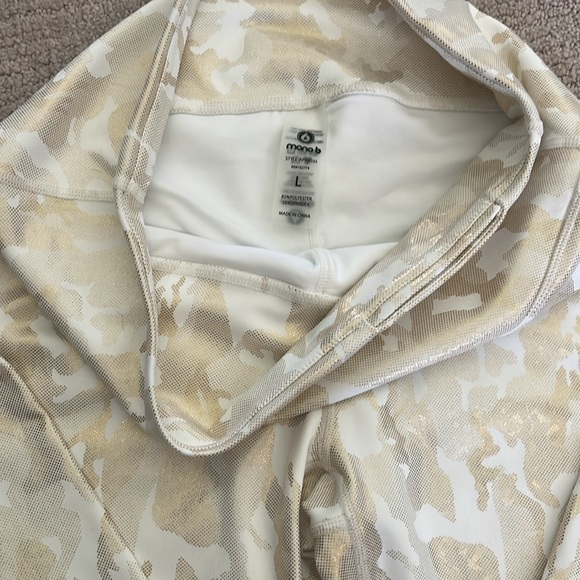 Mono B workout set, Size Large - Picture 9 of 9